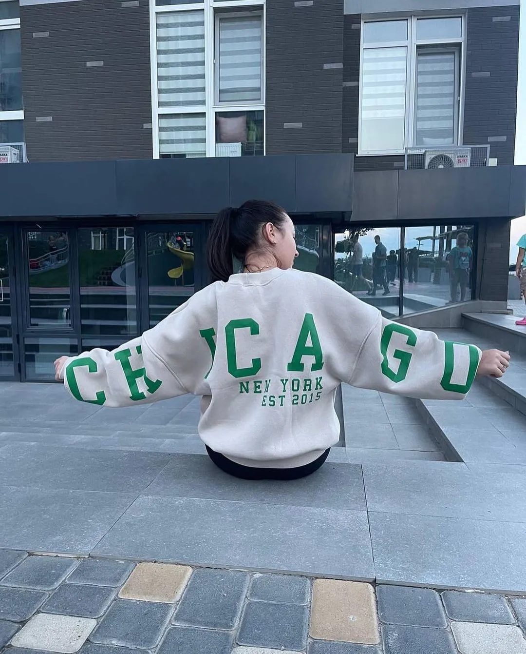 Back Letters Print Oversized Sweatshirt – Cozy Streetwear for Autumn & Winter