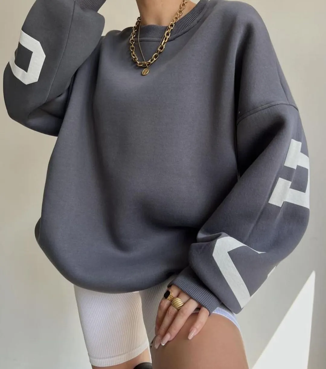 Back Letters Print Oversized Sweatshirt – Cozy Streetwear for Autumn & Winter