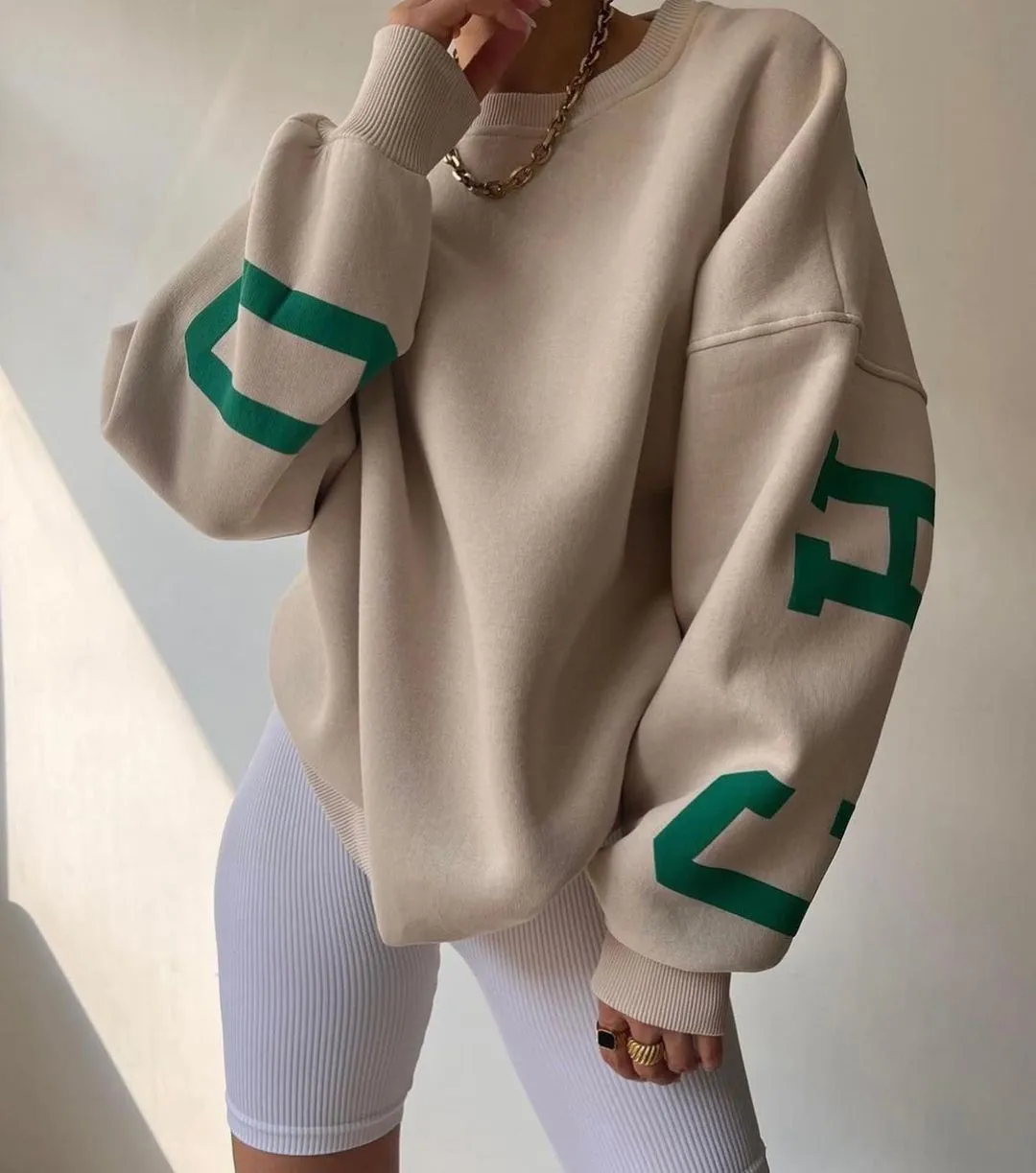 Back Letters Print Oversized Sweatshirt – Cozy Streetwear for Autumn & Winter