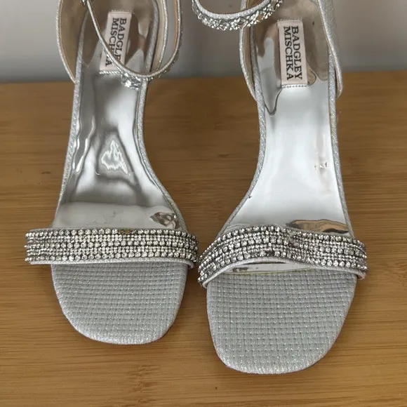 Badgley Mischka Crystal Embellished Stiletto Sandals wedding size 9.5