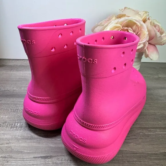 BNIB CROCS Crush Platform Waterproof Boots $80 pink size 8