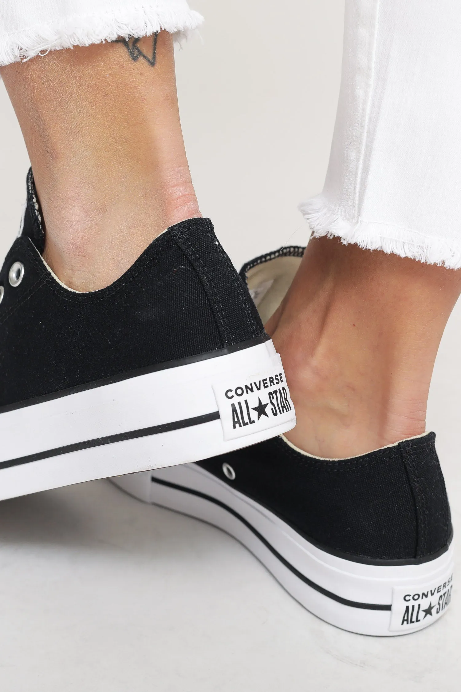 Chuck Taylor All Star Platform Canvas Low Top - Black