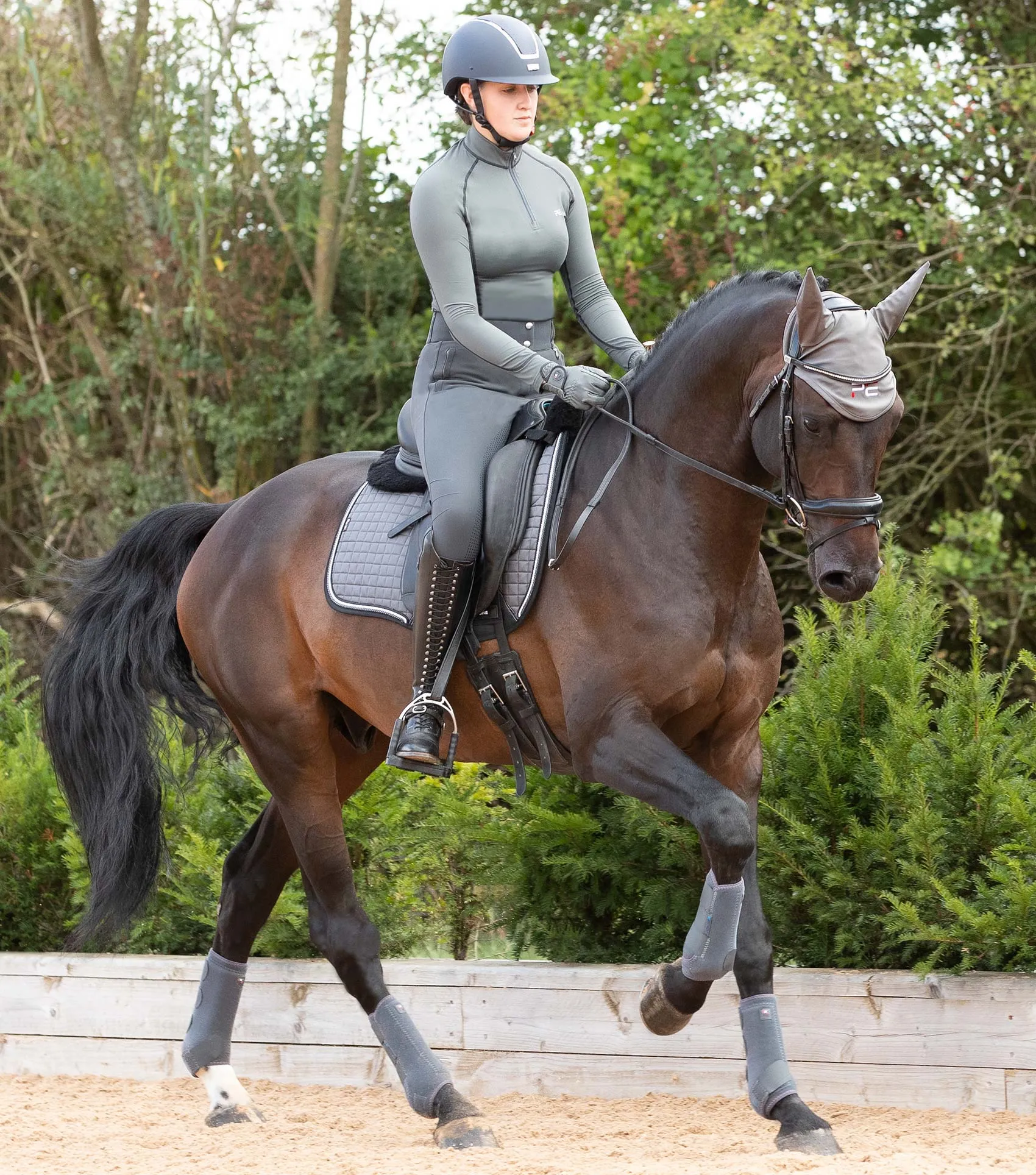 Close Contact Merino Wool European Saddle Pad - Dressage Square Grey/Black Wool
