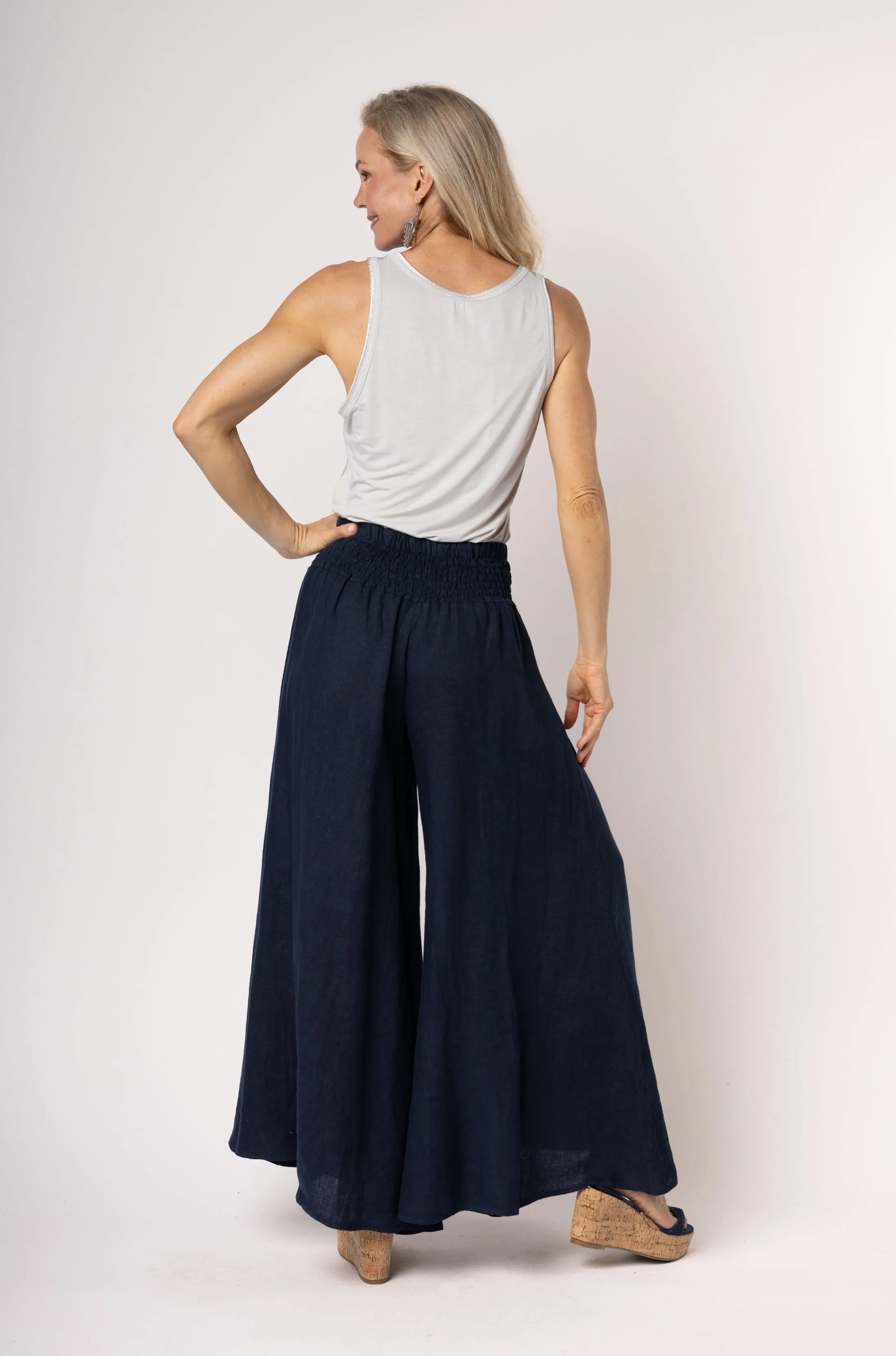 Diana Pant in Navy