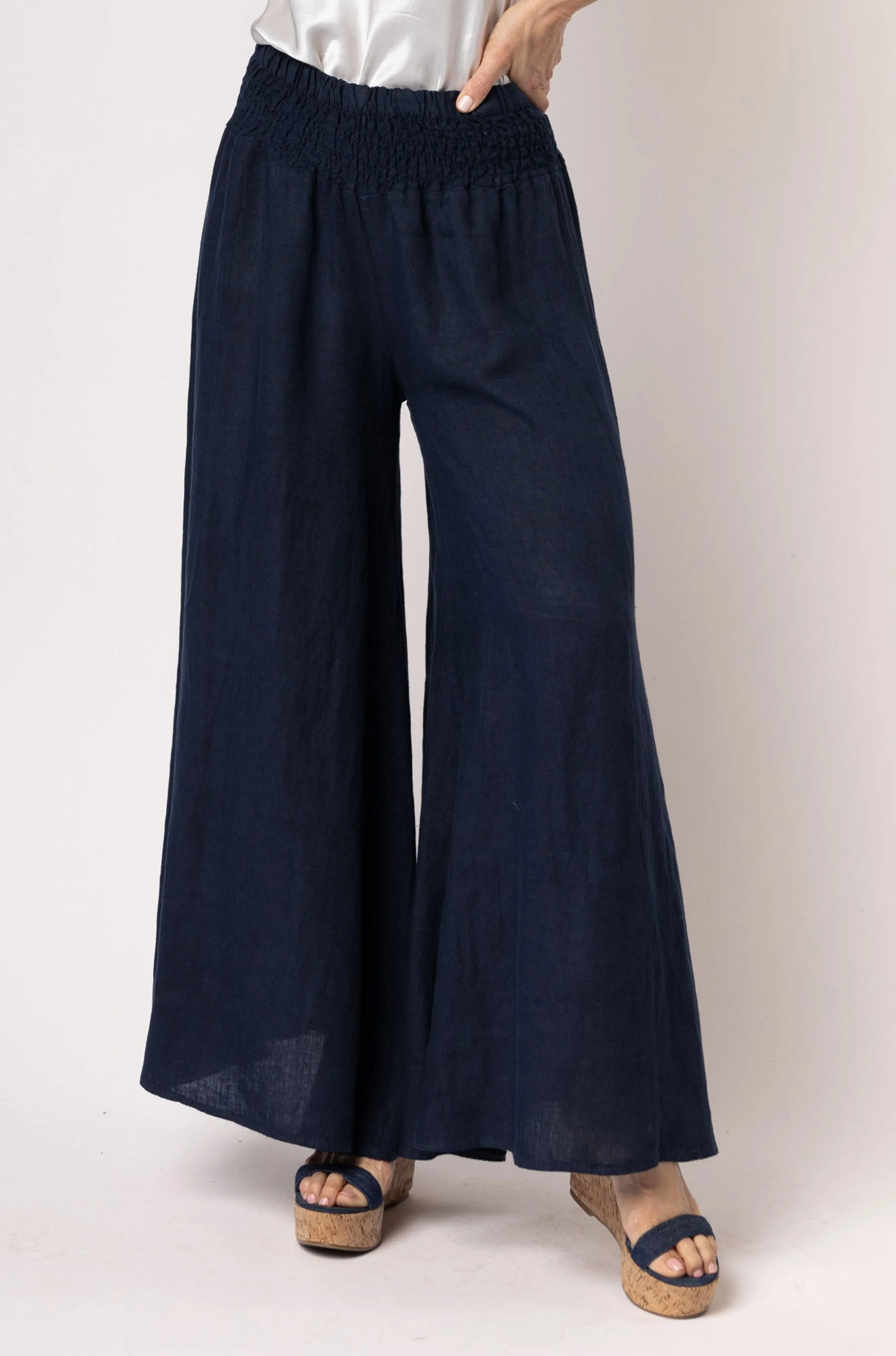 Diana Pant in Navy