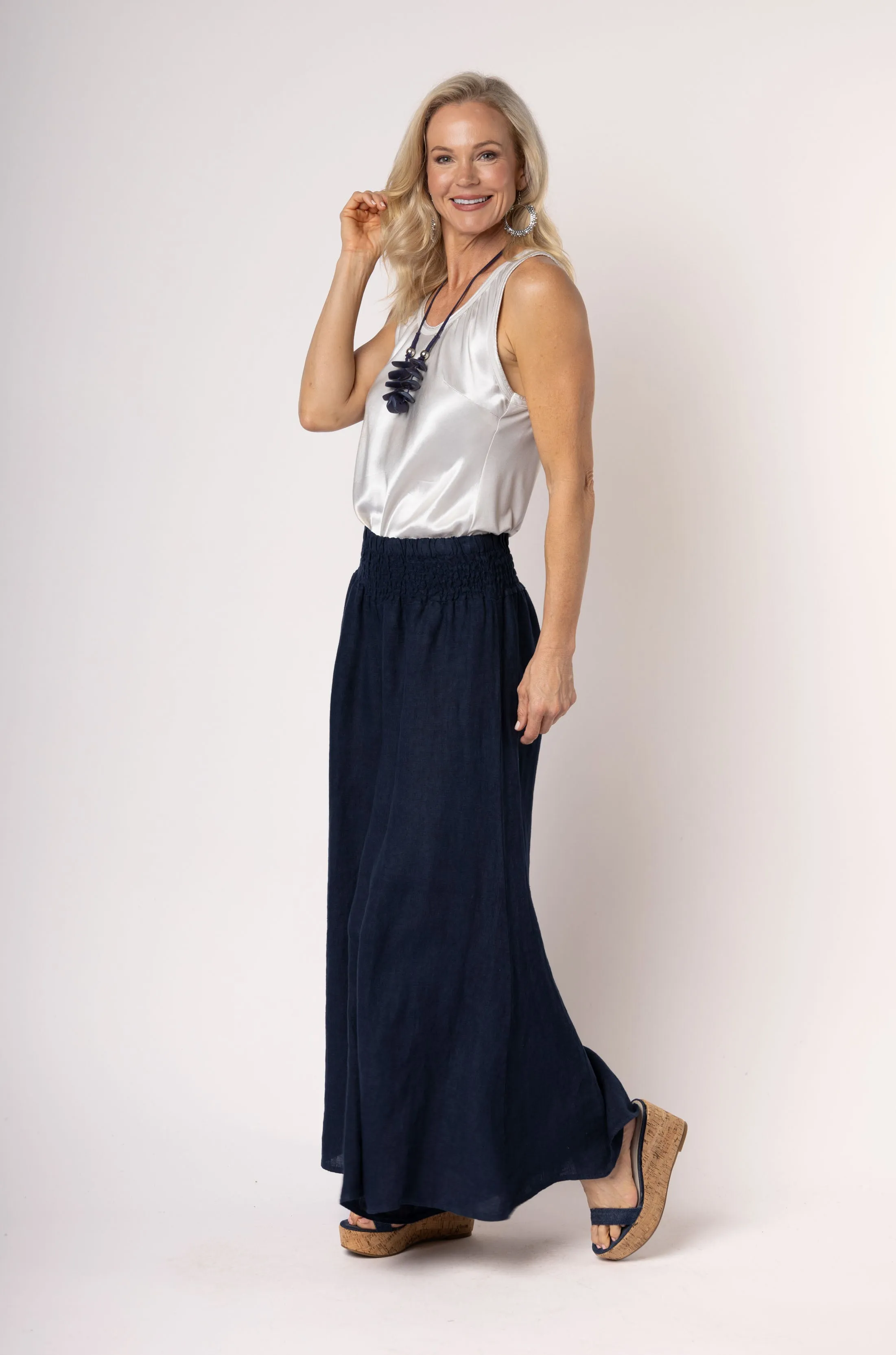 Diana Pant in Navy