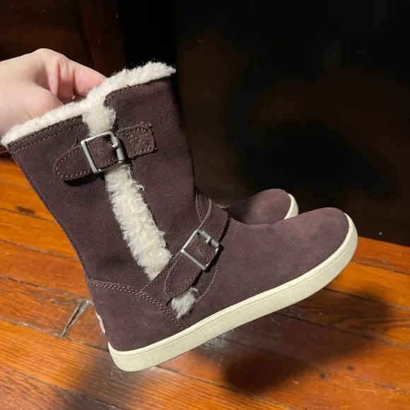 Kids Ugg barely boots 1
