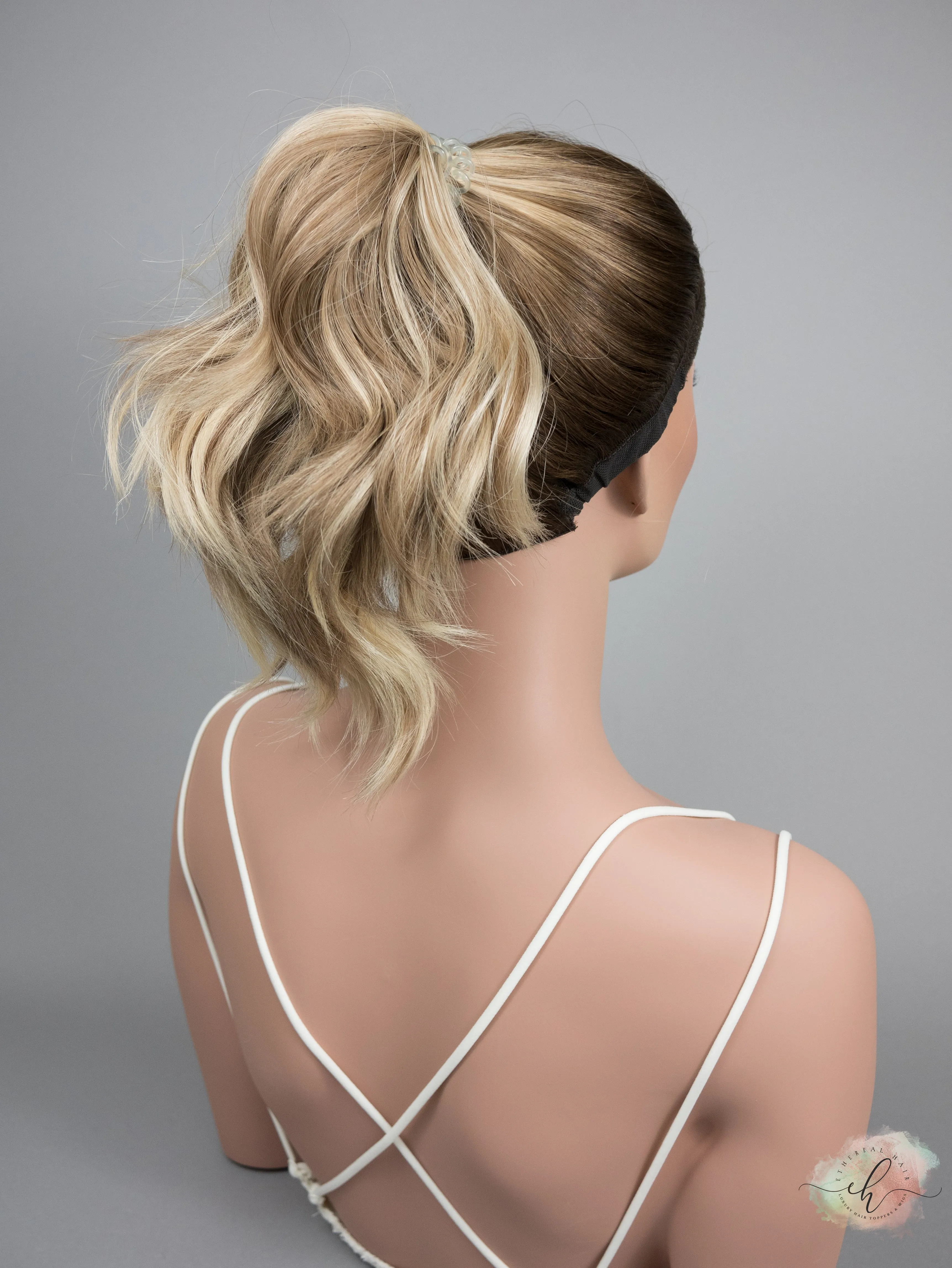 “LILITH" Premium Pony Wig: Sz. M, 21"