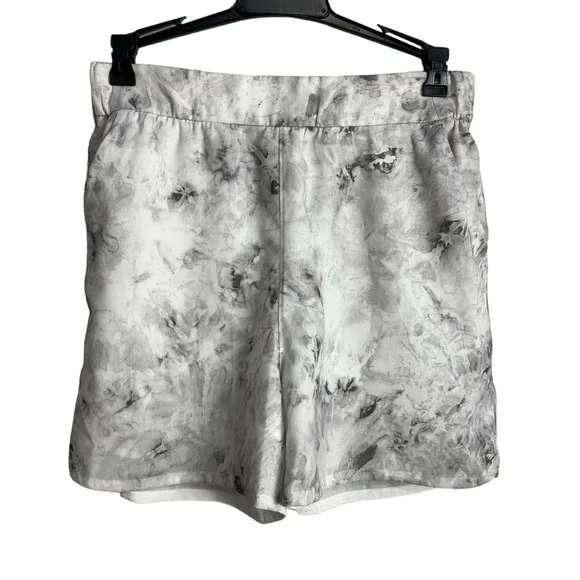 Lululemon Flat-Front Relaxed Short 4.5&quot; Aquila Rhino Grey Multi