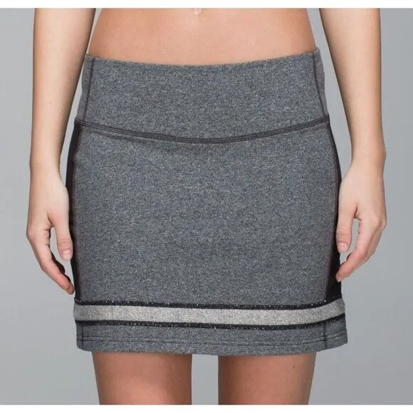 Lululemon Refresh Skirt Womens Size 4 French Terry Heather Gray Black Mini