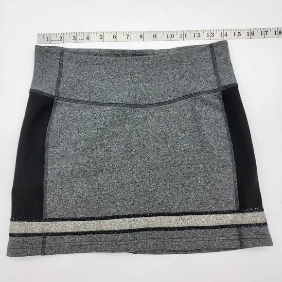 Lululemon Refresh Skirt Womens Size 4 French Terry Heather Gray Black Mini