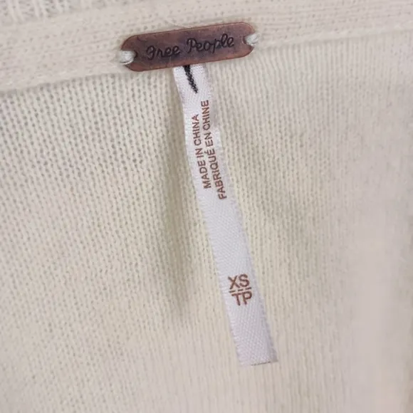 NEW FREE PEOPLE CASHMERE SWEATER IN IVORY SIZE XS
