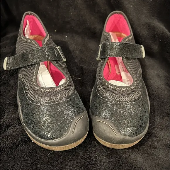 NEW Plae Emme Black Mary Jane Youth Size 2