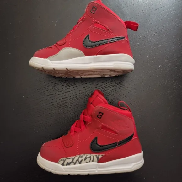 Nike Jordan Legacy 312Toro Toddler Sneakers