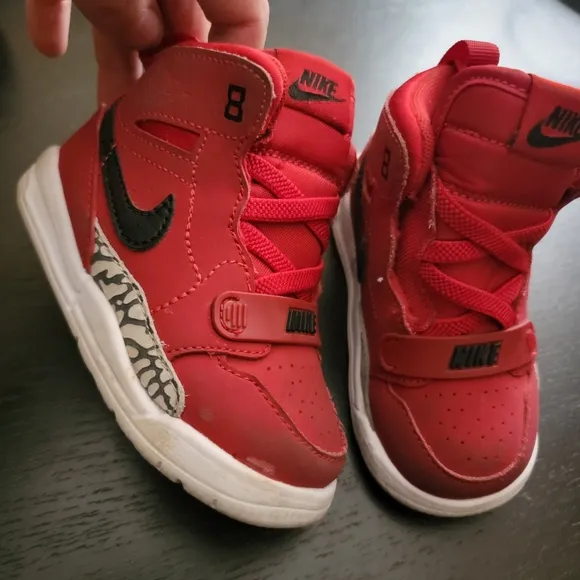 Nike Jordan Legacy 312Toro Toddler Sneakers