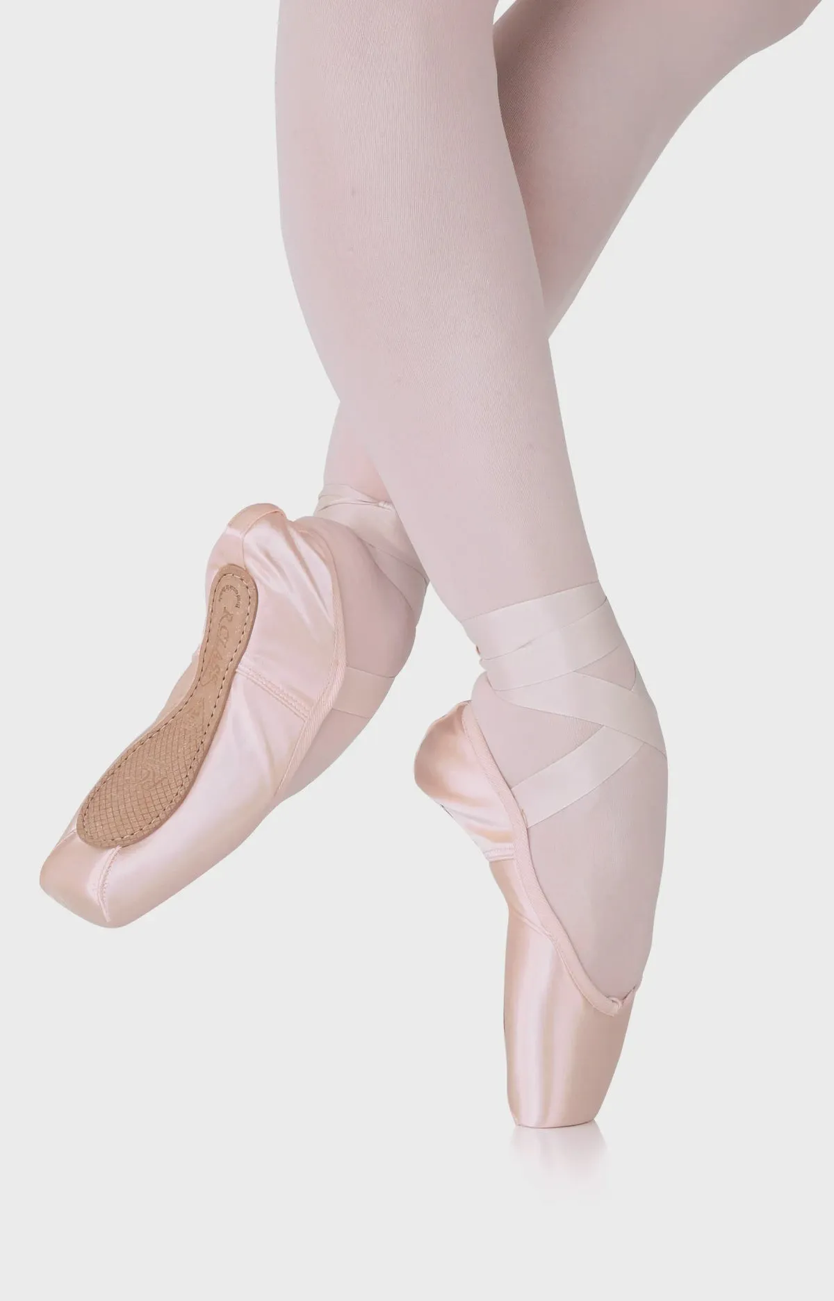 RC 32 Collection Pointe Shoe Medium