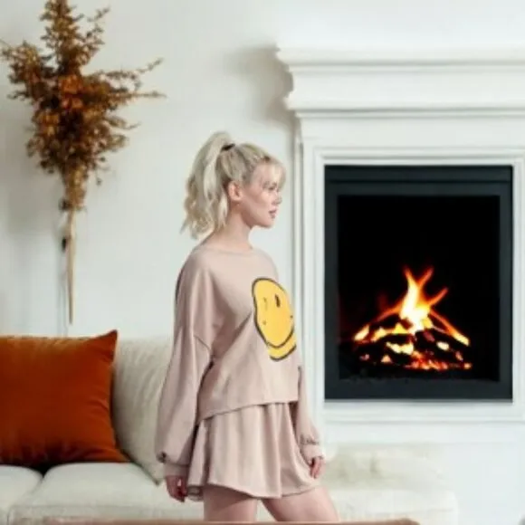 Smiley Face Lounge Pajama Set in Oatmeal