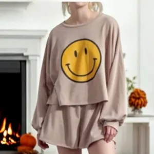 Smiley Face Lounge Pajama Set in Oatmeal