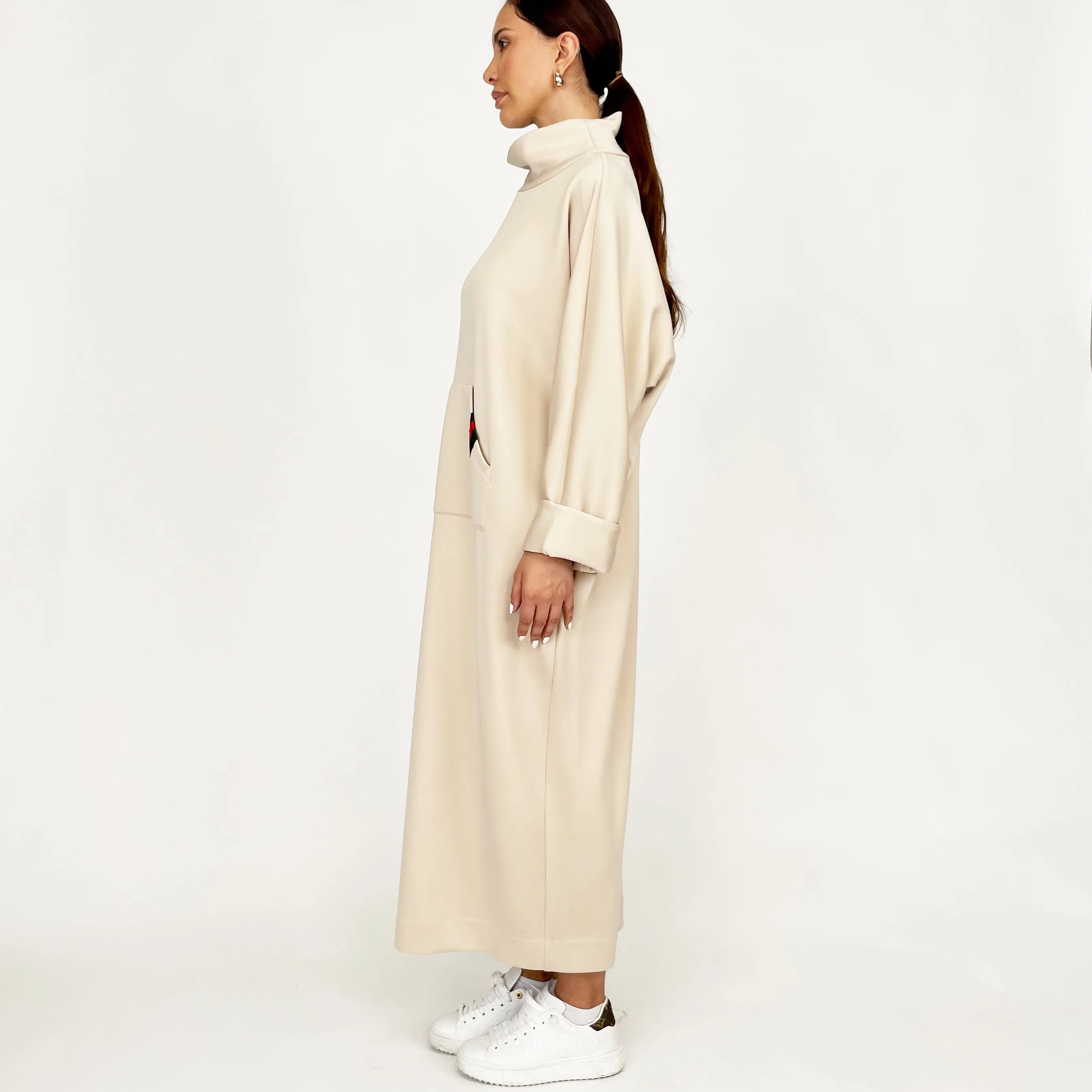 SS24 SPORTSLUXE BEIGE KAFTAN SYLE