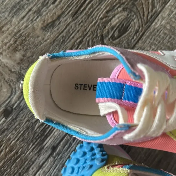 STEVE MADDEN KIDS CAMPO SNEAKER, SIZE 1M