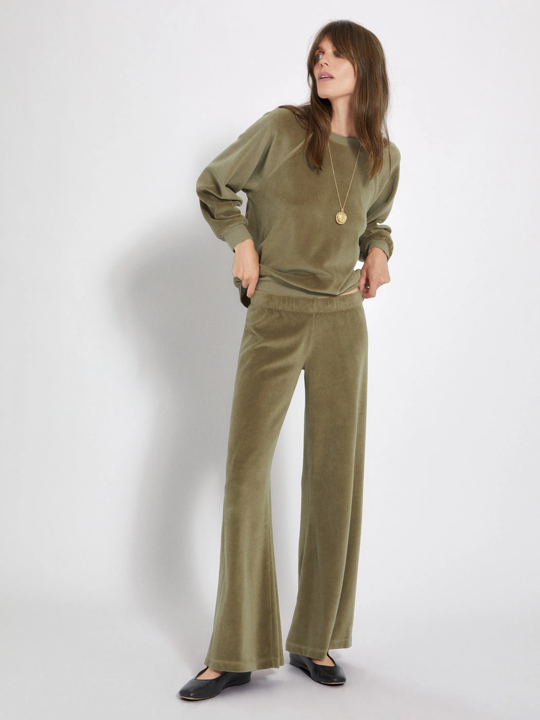 The Samos Oversized Sweatshirt in Velour