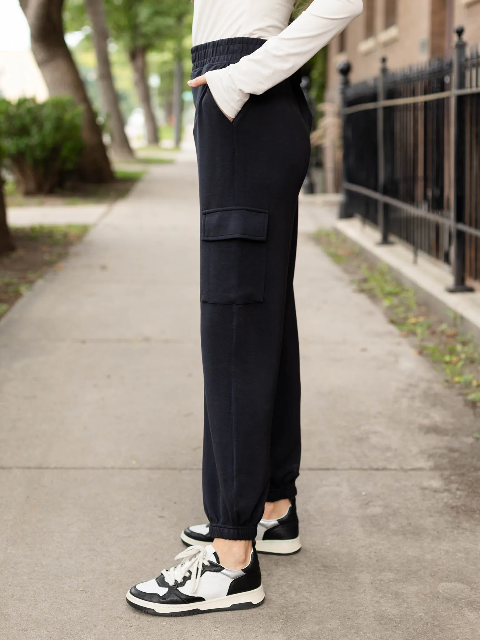 Thread and Supply Justine Jogger
