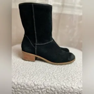 UGG Australia Cyrinda Black Suede Boots, 6