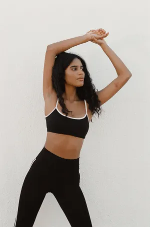 Ultimate Contrast Strap Scoop Bra - Black/Cream